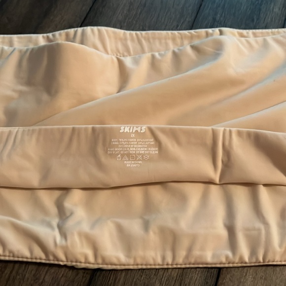 NWT SKIMS Fits Everybody Bandeau Bralette Nordstrom Color Sand Size 2X $28 - Picture 7 of 10